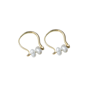 Pearl earring pair